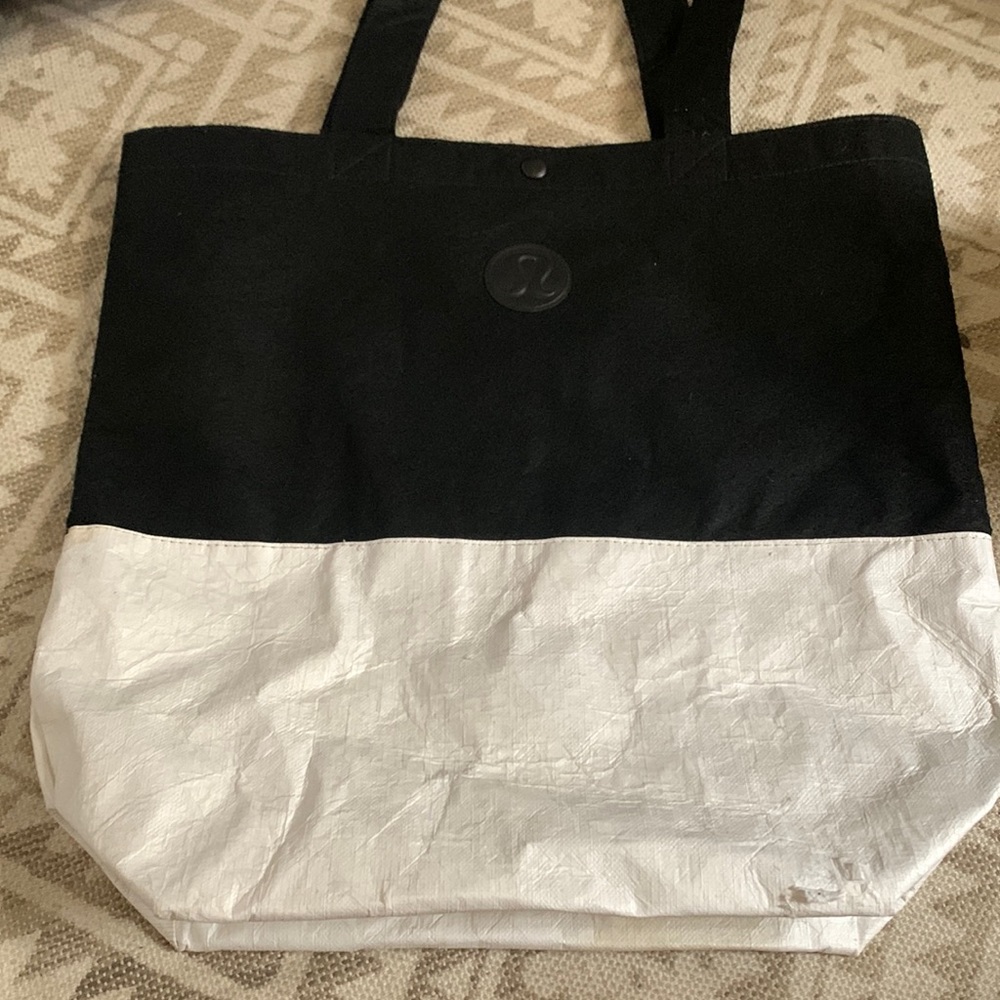 Lululemon large tote bag